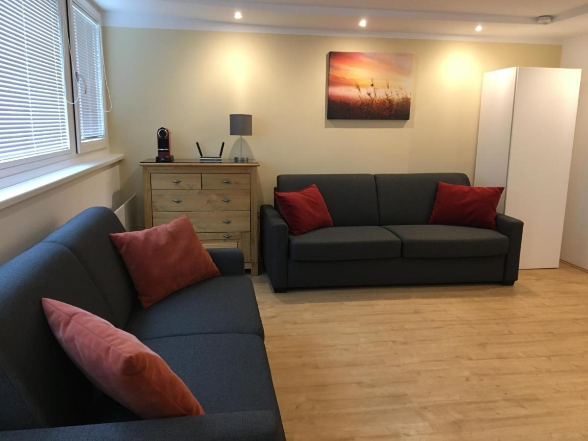 Апартаменти Cosy Flat In The Quiet Area With Own Garden, Free Parking And Direct Public Transport Link To The Centre Відень Екстер'єр фото
